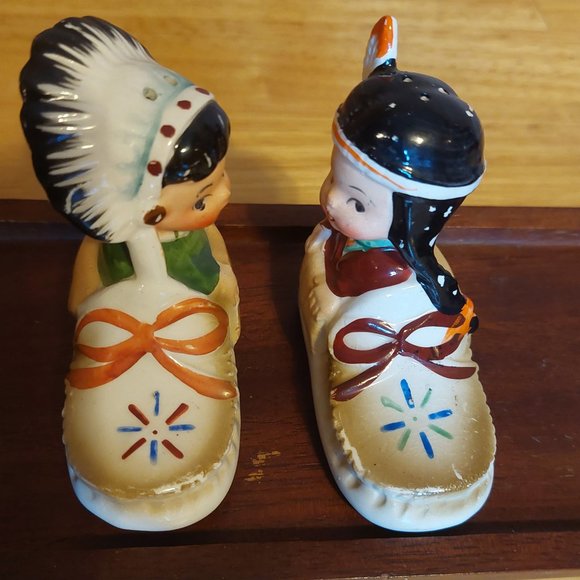Vintage Indian in Moccasins Salt & Pepper Shakers - Picture 2 of 4